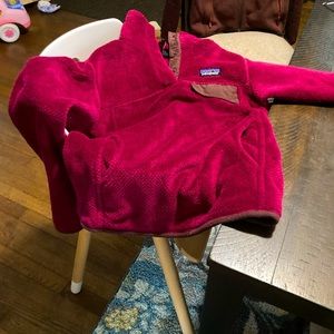 Barely worn. Warm. Two pockets; one big one small